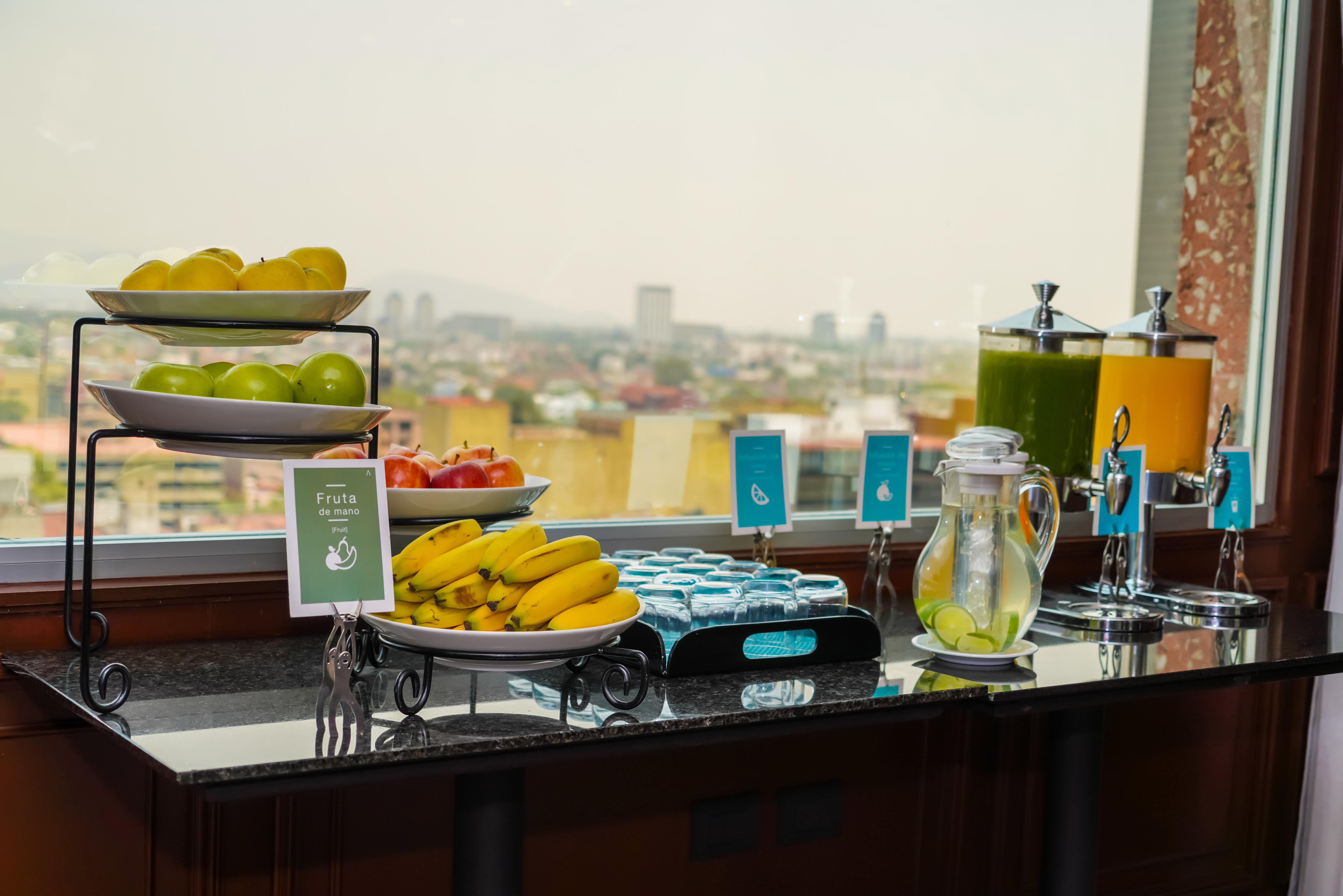 Hotel Barcelo Mexico Reforma Esterno foto A juice bar at a hotel