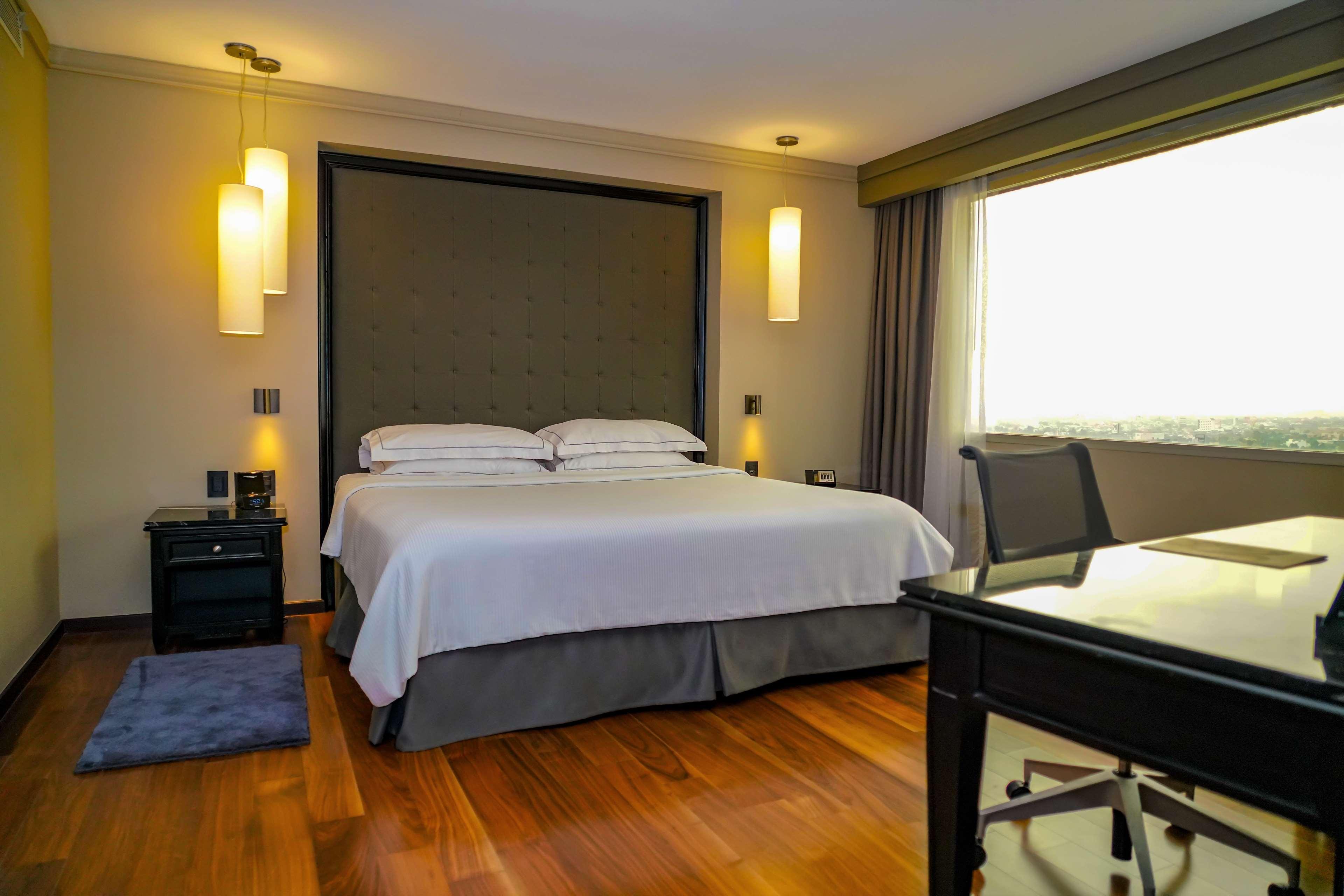 Hotel Barcelo Mexico Reforma Esterno foto A bedroom at the hotel