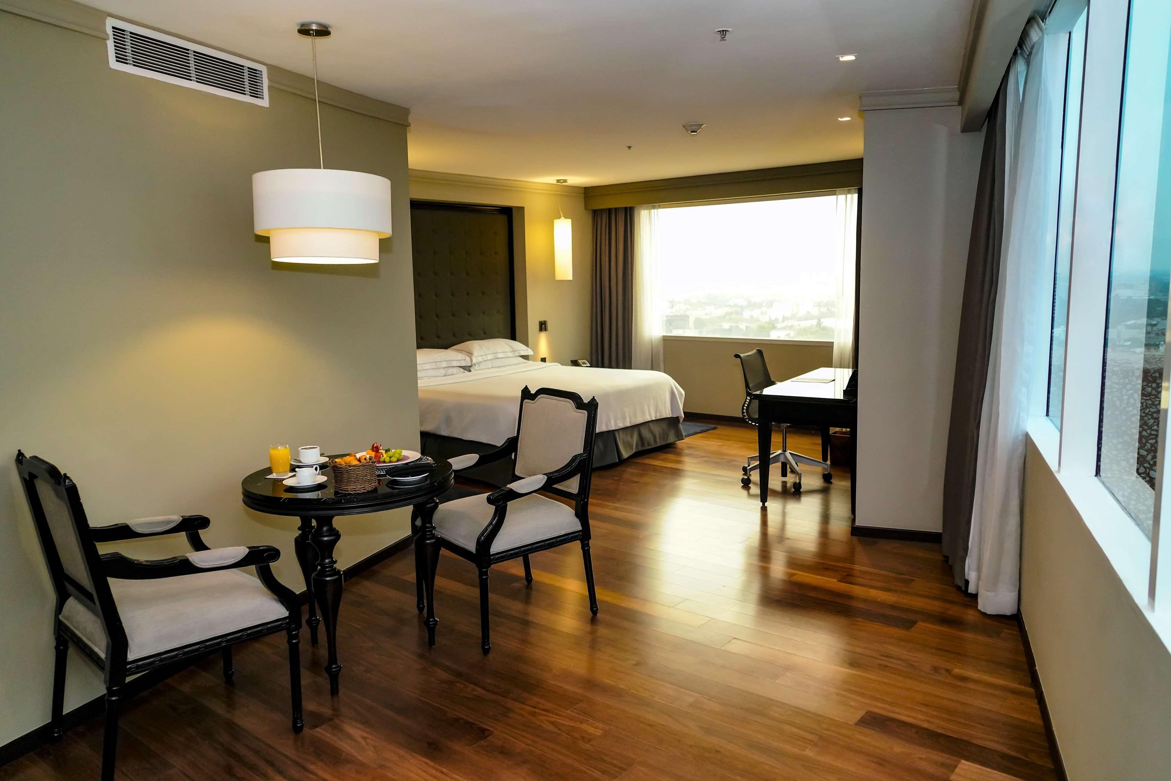Hotel Barcelo Mexico Reforma Esterno foto A room at the hotel
