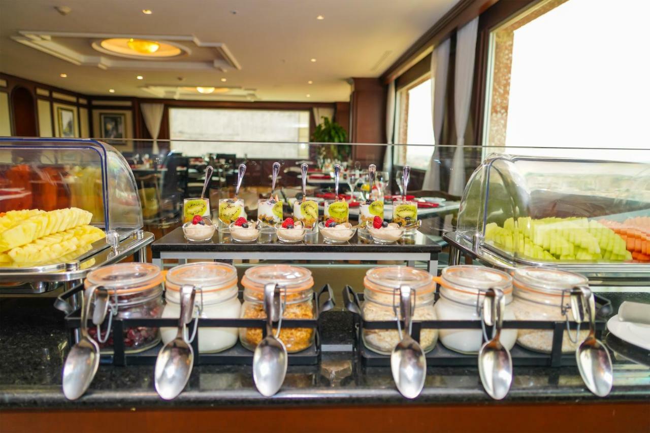 Hotel Barcelo Mexico Reforma Esterno foto A buffet at a hotel
